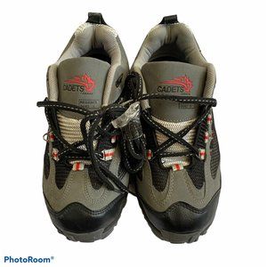 Cadets Canada Size 5R Hiking Shoe Sneaker